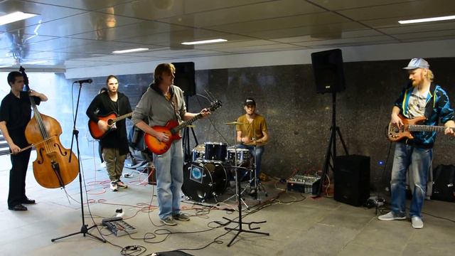 в переход, отрывок, Hallelujah - Леонарда Коэна смотреть онлайн