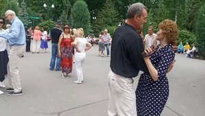 Недолюбила я в тот короткий вечер!!!??Красивые танцы в парке Горького!!!??Харьков??2021