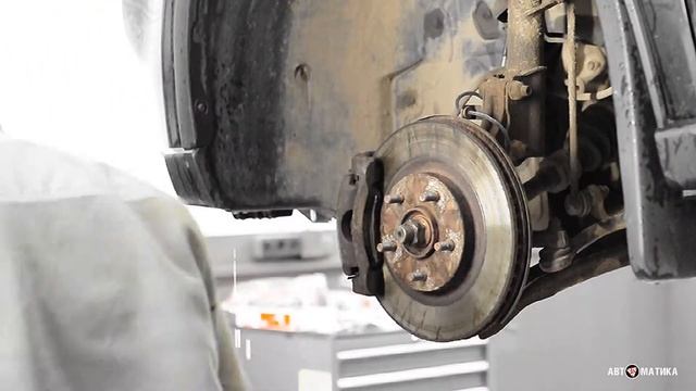Автотехцентр. Nissan X-Trail T31 - замена масляного поддона ДВС, ремонт ходовой части.