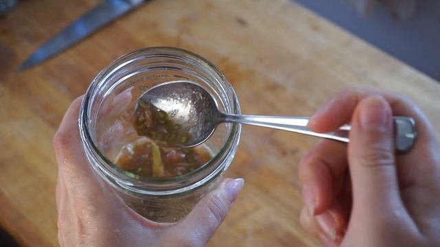 How to Save Tomato Seeds // Fermenting Tomato Seeds Step by Step Instructions смотреть онлайн
