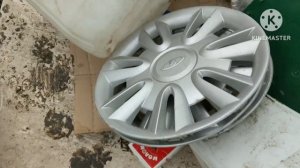 нашли три колпака от лады целых потом нашли четвёртый