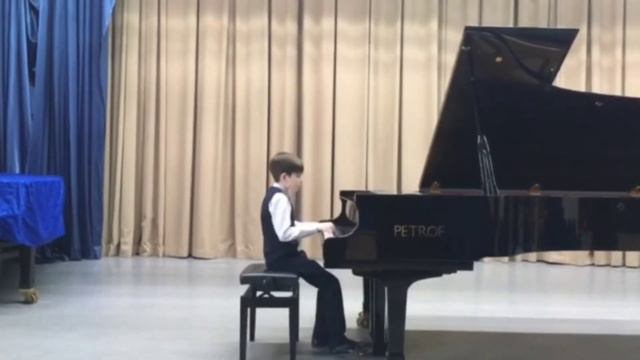 Глеб Воронин, 9 лет, Вальс Э. Григ, Шуточка В. Селиванов. смотреть онлайн