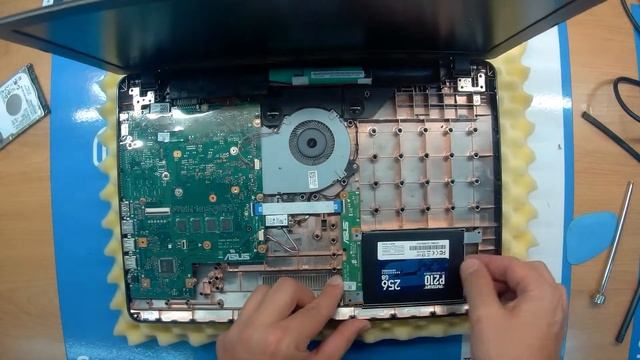 HOW TO UPGRADE HDD to SSD on Asus A540U laptop! смотреть онлайн