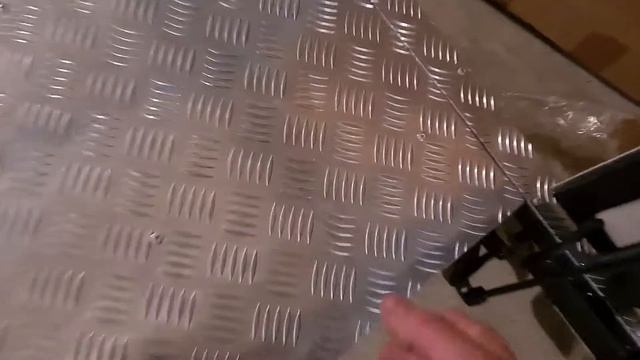 Люк напольный на газовых упорах смотреть онлайн