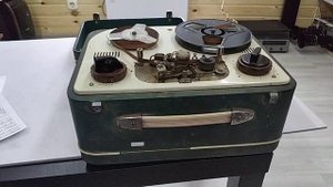 Катушечный магнитофон из СССР