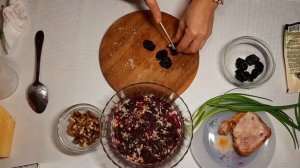 СВЕКОЛЬНЫЙ САЛАТ С ОРЕХАМИ И ЧЕРНОСЛИВОМ