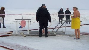 крещенские купания на  Амуре  в  Хабаровске