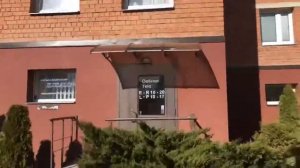 Козырёк для подъезда в многоэтажном доме