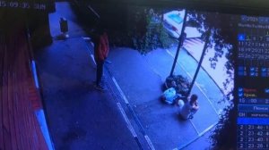 Дом №53. Кто бы мог такое ожидать от Наташи. Даже не смогла до своего дома добежать. Как приспичило
