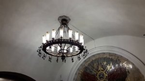 МОСКВА . В МЕТРО КАЗАНСКОГО ВОКЗАЛА. КОЛЬЦЕВАЯ СТАНЦИИ МЕТРО КОМСОМОЛЬСКАЯ