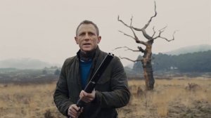 Чем ты на Жизнь зарабатываешь? (кадры из к/ф "007: Координаты «Скайфолл»/Skyfall", 2012)