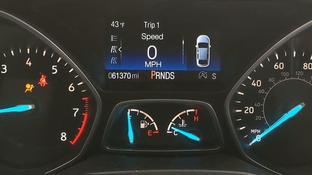 Ford - Escape - 2018 - Titanium: Gauge Cluster Startup Sequence смотреть онлайн