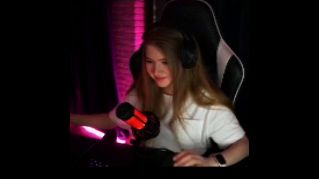 Хесус сделал милый комплимент Гаечке :3 смотреть онлайн