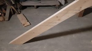 Деревянная лестница черновая. Дом своими руками. Межэтажная лестница