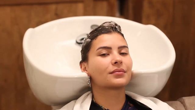 Первый в мире выпрямляющий шампунь смотреть онлайн