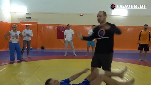 ЦСПЕ "БОЕЦ", ПЕРЕВОД ПРОТИВНИКА В ПАРТЕР ПРИ ПОМОЩИ БРОСКА ПРОХОД В ДВЕ НОГИ смотреть онлайн