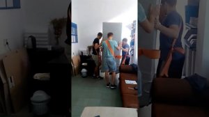 Як переносити холодильник на ремнях