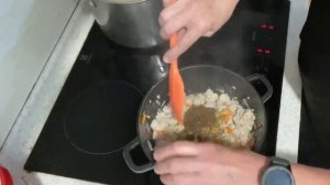 Подлива с куриным фаршем к любому гарниру.