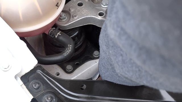 VW polo sedan / приспособление для снятия ремня генератора смотреть онлайн