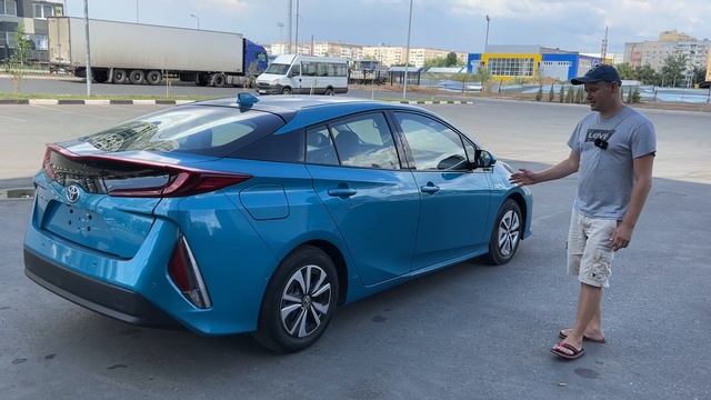 Осмотр готового к Продаже Toyota Prius Prime Advanced 2017 года в Оренбурге