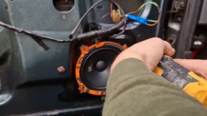 Замена штатных динамиков в LADA Priora на DL Audio Gryphon Pro 130