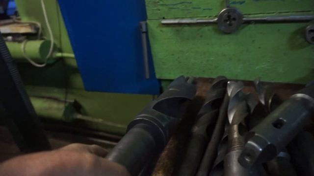 Передвижение  задней бабки  суппортом.