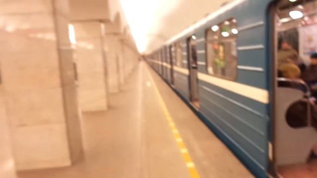 Остановка Санкт-Петербурга 8-4: станция метро Лесная (21.01.18)