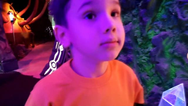 Хищник против Чужого: Тима в гостях у космических монстров. В музее инопланетной жизни! смотреть онлайн