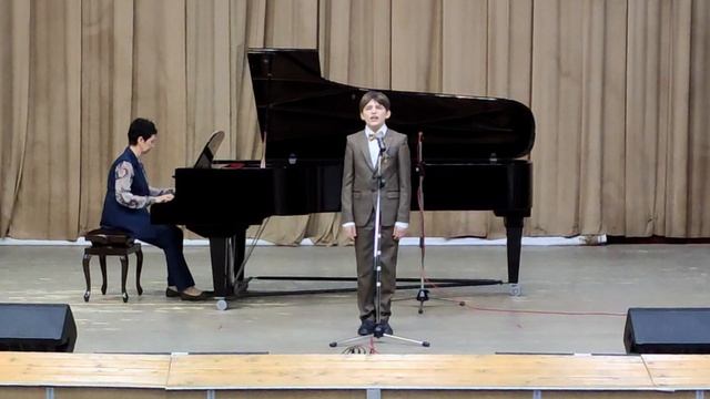 муз.Э.Куртис, сл.Дж. Куртис "Вернись в Сорренто". Исп. Кирилл Киселев. смотреть онлайн