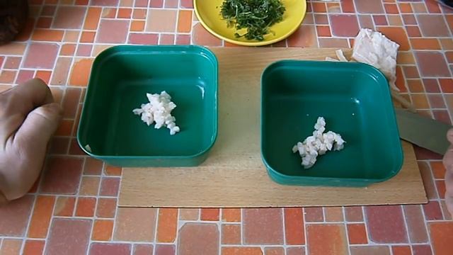 Приготовление сала для ловли леща.Дипование сала чесноком и укропом. смотреть онлайн