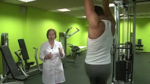 Как правильно висеть на турнике?