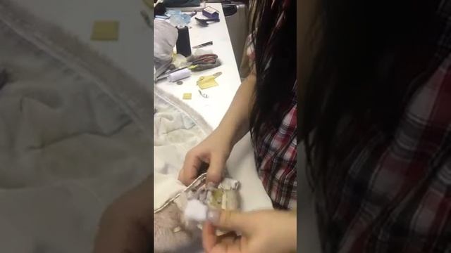 Как заменить крючки в шубе смотреть онлайн