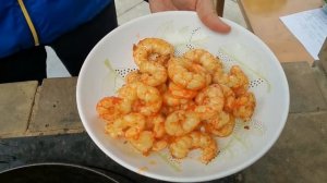 Жареный рис с яйцом и креветками в казане!