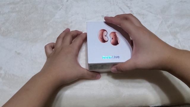 Samsung Galaxy Buds Live Unboxing смотреть онлайн