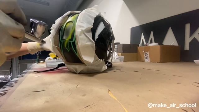 Роспись хоккейного шлема смотреть онлайн