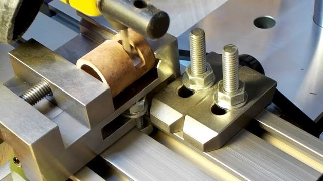 Proxxon KT70 MB200 MM50/E PM40: Fenster in Holzzylinder fräsen смотреть онлайн