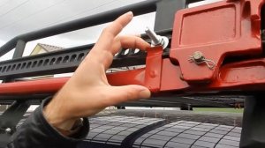 Экспедиционный багажник, хайджек и лопата - минимум, что для бездорожья надо.