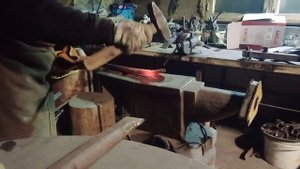 перековка гвоздодера из титана,художественная ковка металла,кованые изделия,кондуктор,кузня