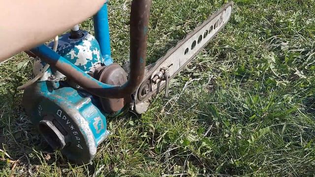 Красивый звук бензопилы Дружба - 4 смотреть онлайн