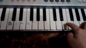 Как играть на типо фортепиано МИШКА С КУКЛОЙ?