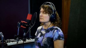 Microphone Comparison - Avantone CV-12, Weird Audio Little Red Monster, AKG D5 - Female vocals