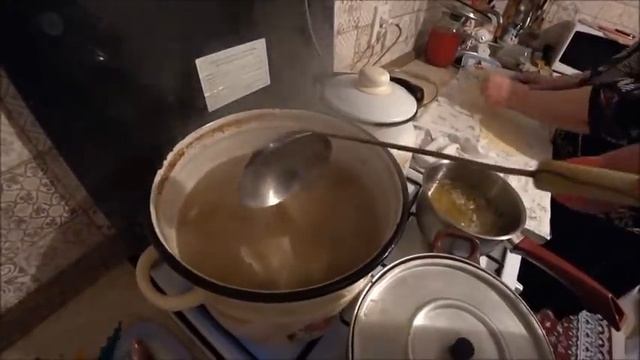 Как РУССКИЕ в КАЗАХСТАНЕ ЖИВУТ/ готовят БЕШБАРМАК едят КОНЕЙ и ОТМЕЧАЮТ НАУРЫЗ #Бешбармак#Рецепт смотреть онлайн