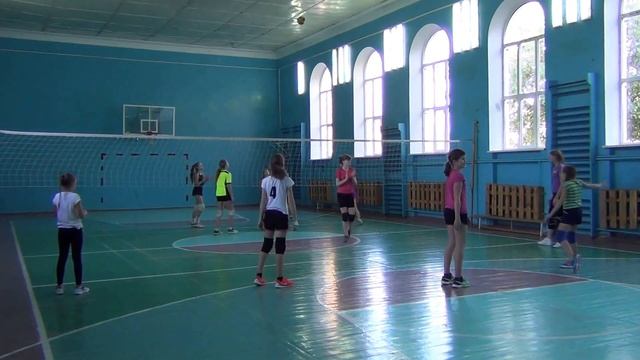 Игровая тренировка/волейболистки 2005 г.г.р/школа № 47/ 06.11.2016 смотреть онлайн