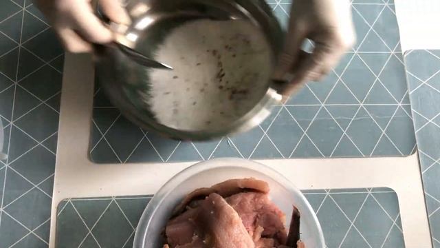 Очень вкусная маринованная домашняя селедка. Легко и быстро !