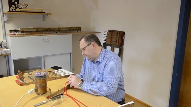 Гарнировка клавиатуры. Часть №4 - Гарнировка средних капсюлей клавиатуры смотреть онлайн