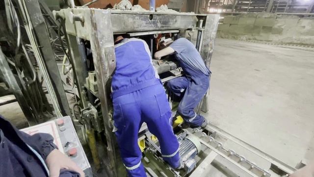 Установка матрицы, пуансона и настройка станка смотреть онлайн