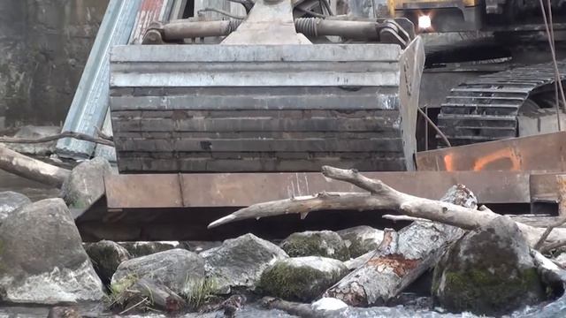 стоп опасная зона работает экскаватор 22 4 смотреть онлайн