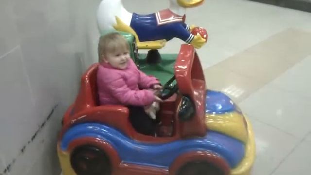 27 октября 2013. Пошли купить памперсы, заодно покатались) смотреть онлайн