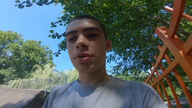 КТО ВЫШЕ ВЫЛЕТИТ В СКЕЙТ ПАРКЕ?!!! смотреть онлайн