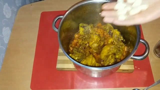 Бюджетный плов из курицы, не менее вкусный, рассыпчатый и с изюминкой